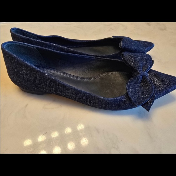 Tory Burch Navy Bow Flats - Picture 2 of 11